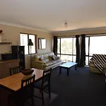 Mountain View, Kirwan 44