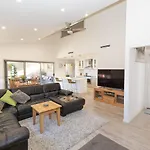 Jindalee 3 34 Twynam St