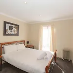 Acacia 5 2 Kirwan Close
