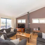 Acacia 5 2 Kirwan Close