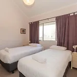 Cascades 13 3 Kurrajong Street