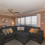 Lodge 67 Unit 3 58 Townsend Street