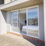 Cascades 3 - Studio Apartment L Free Wifi L Central Location L Bath
