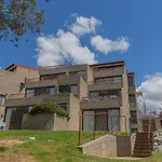 Tanderra 17 28 Park Road