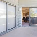 Northview 2 - Modern 2Br Townhouse L Lake View L Central Location L Spa Bath L Wifi