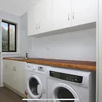 3 Bedroom Lakeview Cottage With Drying/Bike Room