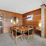 Grey Kangaroo - 2Br L Lake Front L Pet Friendly L Air-Con L Bbq L Wifi