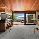 Grey Kangaroo - 2Br L Lake Front L Pet Friendly L Air-Con L Bbq L Wifi