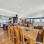 Ned Kelly\'S Retreat - Stunning 3Br Townhouse L Lake Views L Wifi L Bbq