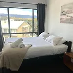 Alpine Mountain View 44
