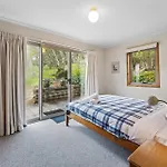 Snowgums On The Lake - Charming 4Br Home L Amazing Lake Views L Balcony