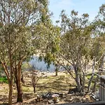 Lakeside Townhouse - 2Br Modern Townhouse L Lake Views L Balcony L Walking Distance To Town