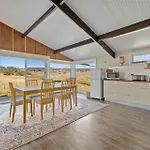 Old Hut Creek Chalet