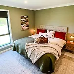Hamilton House - Snowy Mountain Luxury Villas