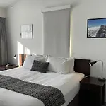 Horizons 424 Lake Jindabyne Waterfront 2 Bedroom Apartment