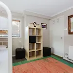 10 Kanangra Crescent - Entire