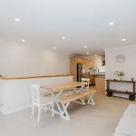4-1 Penders Court