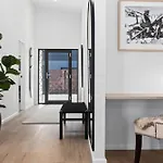 15B Jagungal Close