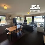 Alpine Mountain View 44