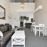 Parkwood 5 - 2Br Split Level L Spa Bath L Bbq L Central Location L Wifi