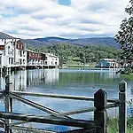 Novotel Lake Crackenback