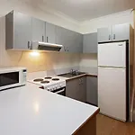 Parkwood 6 - 2Br Split Lvl Apartment L Spa Bath L Bbq L Central Location