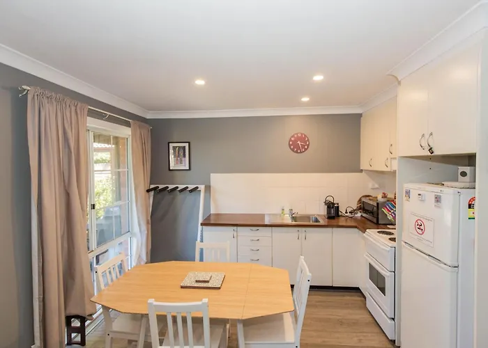 Sponars Onshore 3 Of 41 Cobbon Crescent
