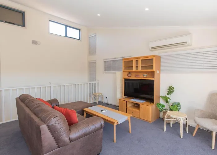Acacia 4 2 Kirwan Close