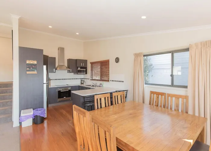 Boronia 6 30 Nettin Circuit