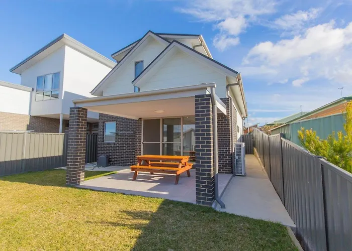 43A Twynam Street