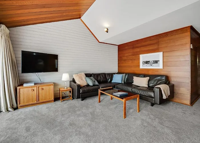 Grey Kangaroo - 2Br L Lake Front L Pet Friendly L Air-Con L Bbq L Wifi