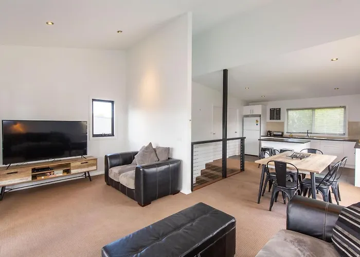 25A Twynam Street