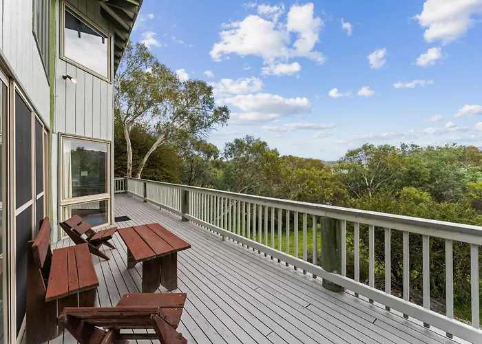 Snowgums On The Lake - Charming 4Br Home L Amazing Lake Views L Balcony