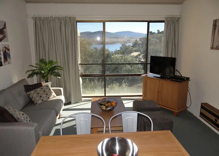 Mountain View, Kirwan 9
