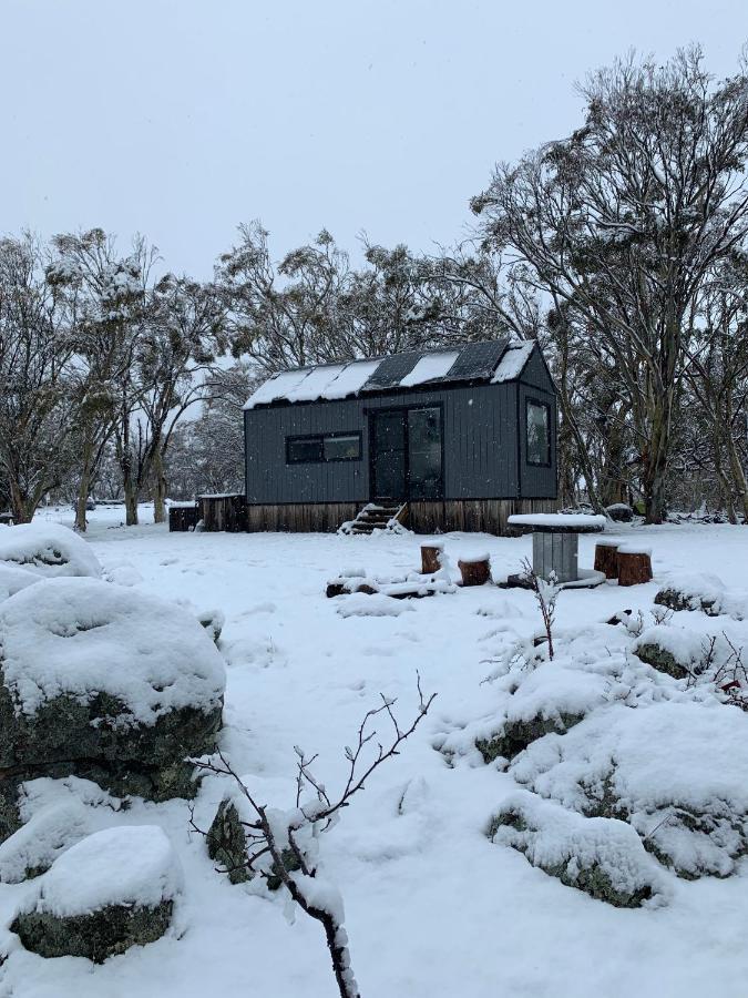 Big Yard Escapes - Two Off-grid Tiny On The Mowamba River