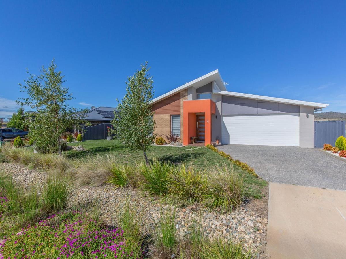 Jindalee 3 34 Twynam St Holiday home *