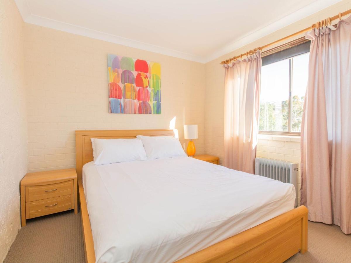 Park 18 1 Snowy River Ave *