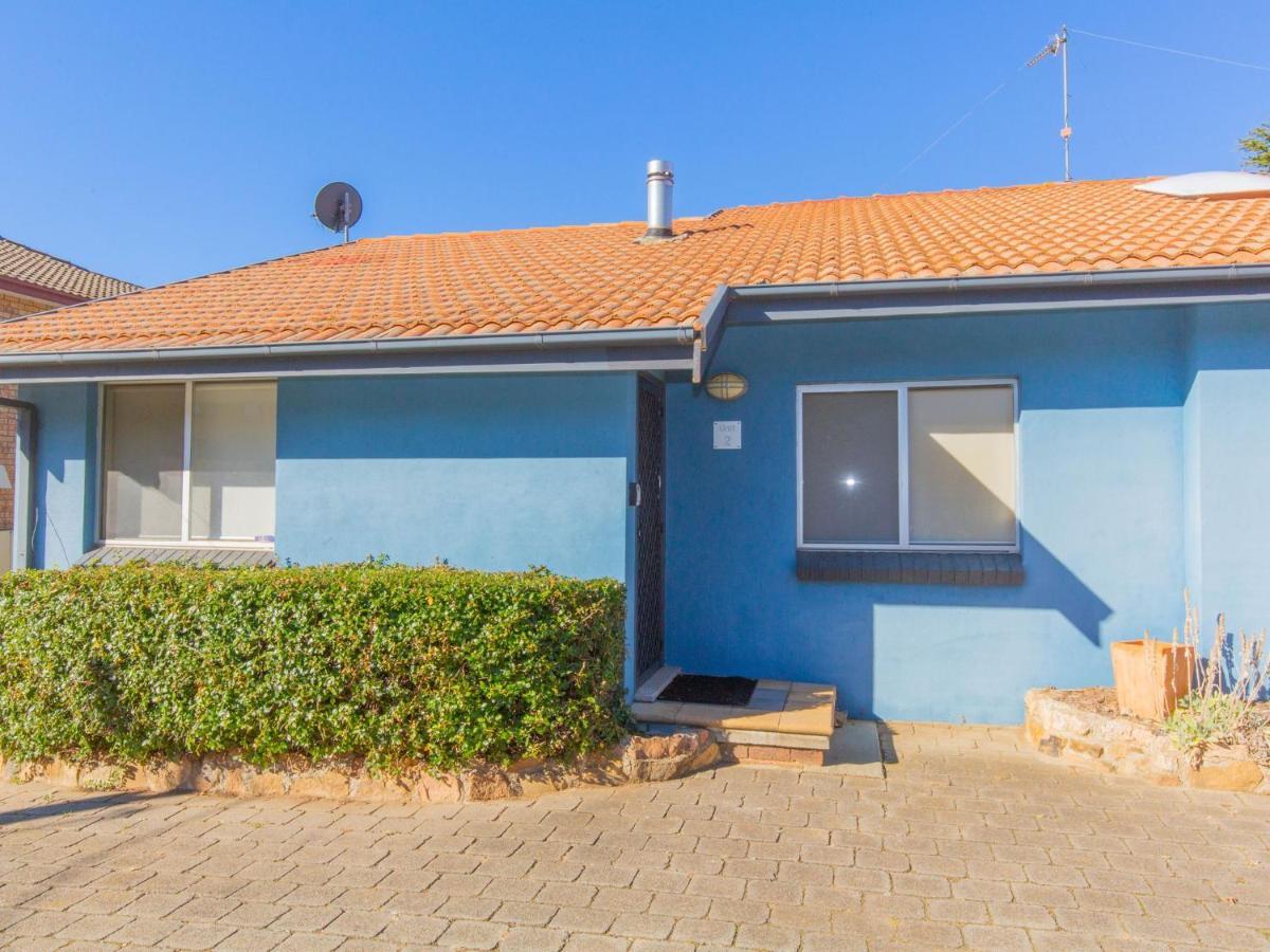 Charvel 2 35 Gippsland Street Apartment *