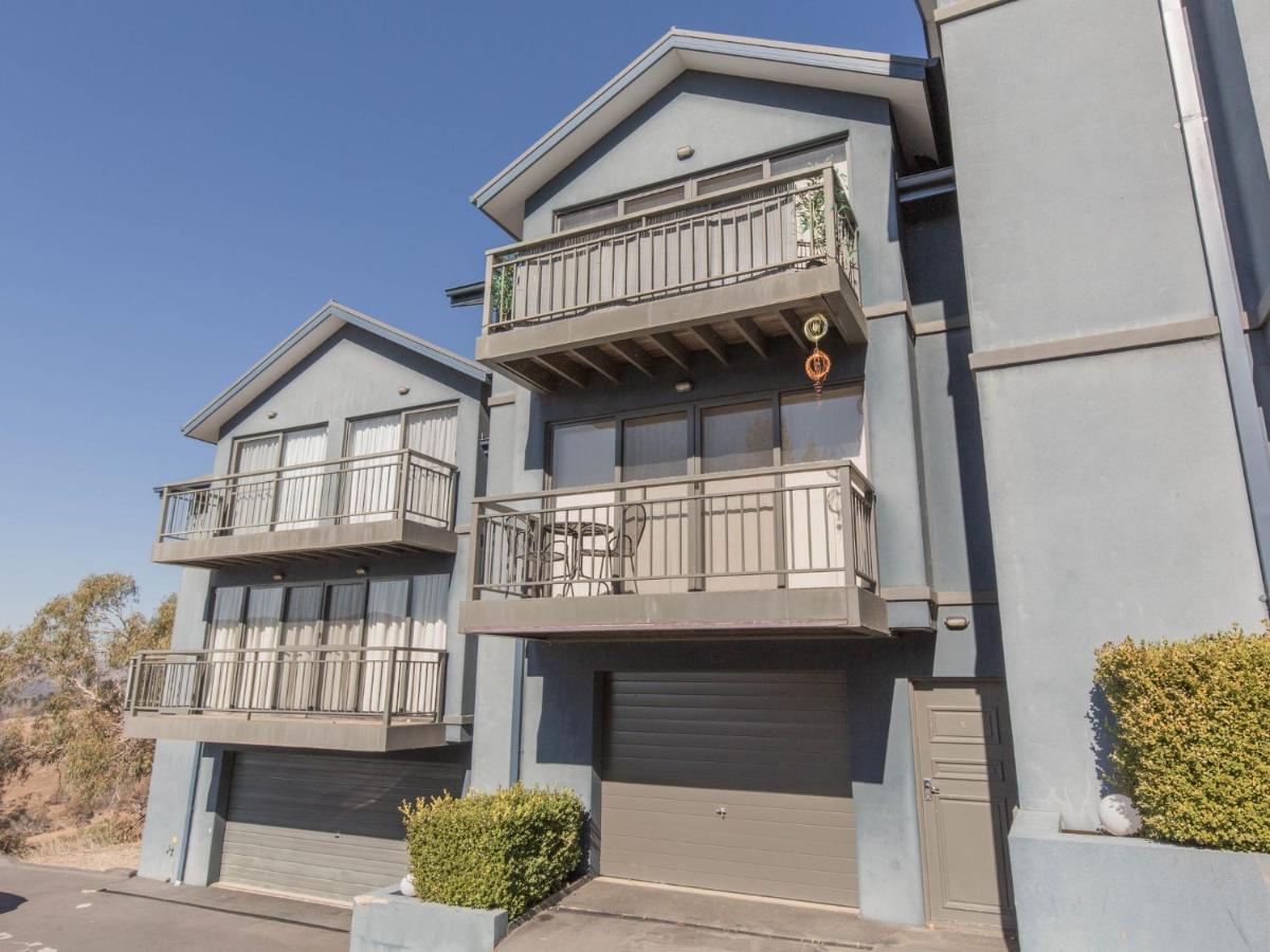Pentagon 2 65 Gippsland Street *