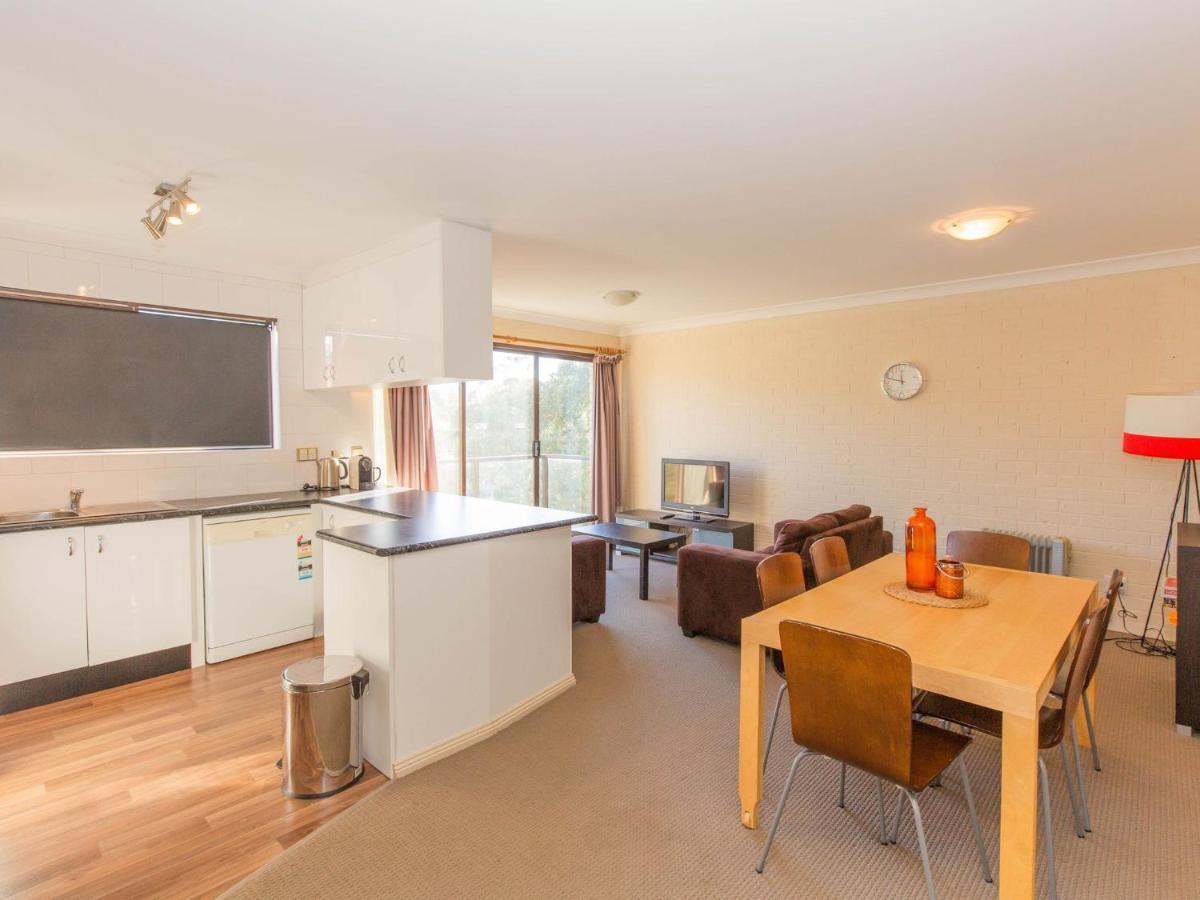 Apartment Park 18 1 Snowy River Ave *