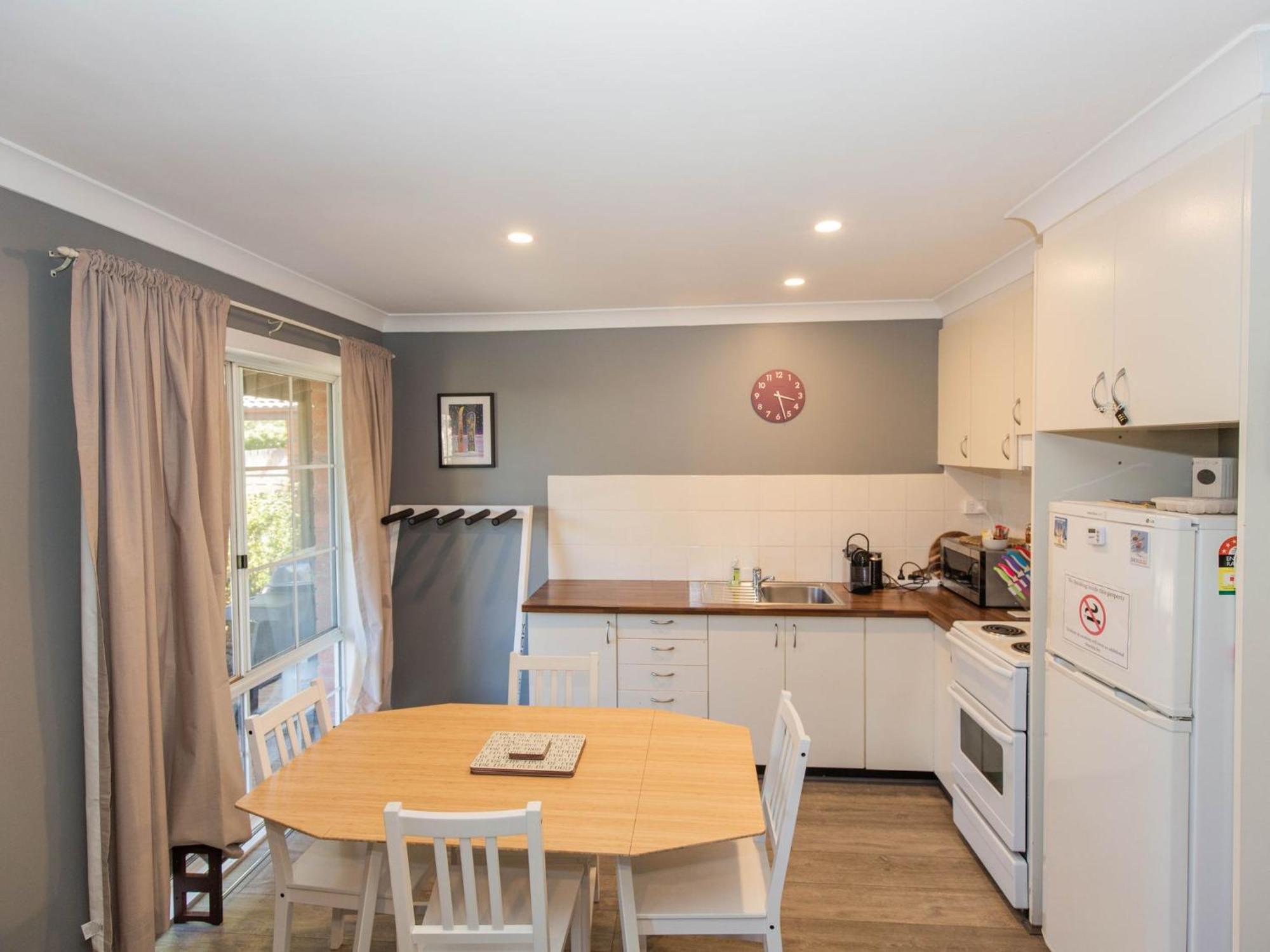 Sponars Onshore 3 Of 41 Cobbon Crescent Apartment *