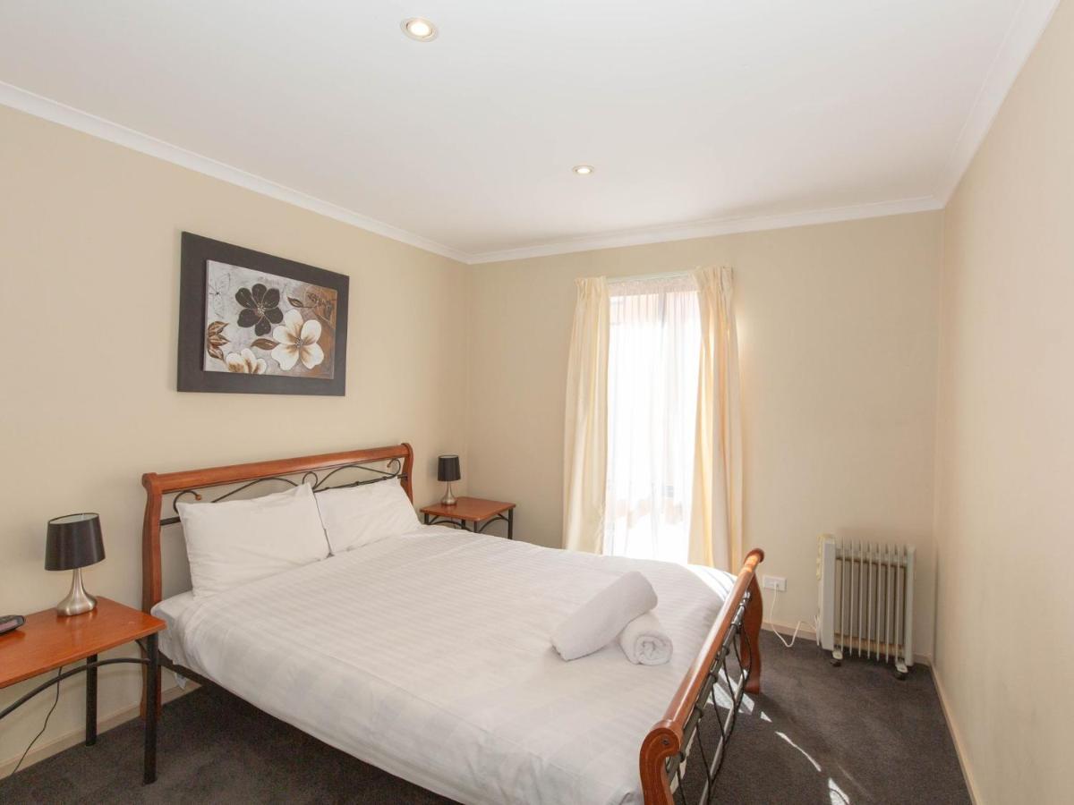Acacia 5 2 Kirwan Close