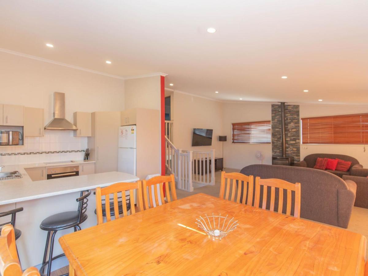 Apartment Boronia 5 30 Nettin Circuit