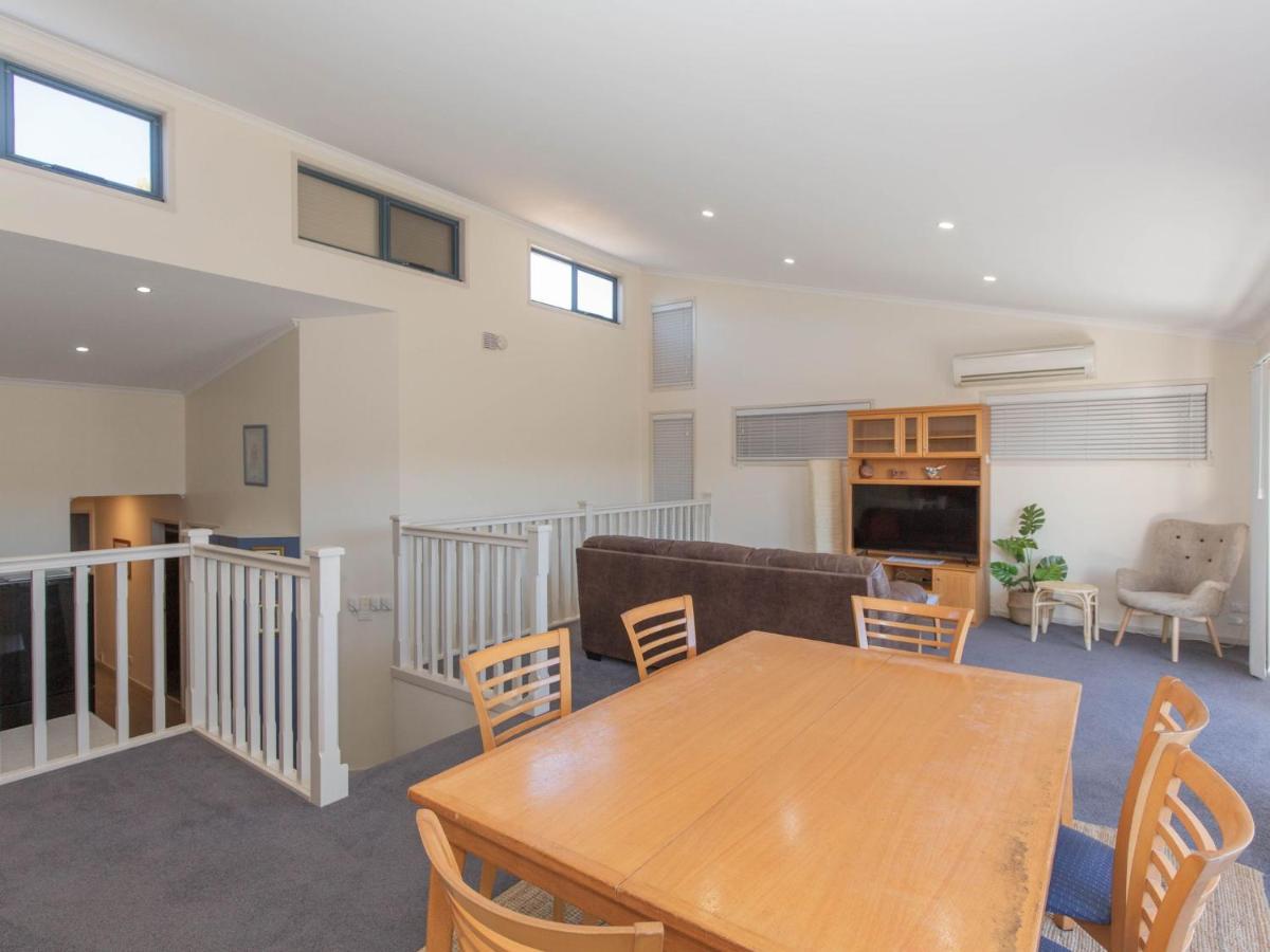 Acacia 4 2 Kirwan Close Holiday home *