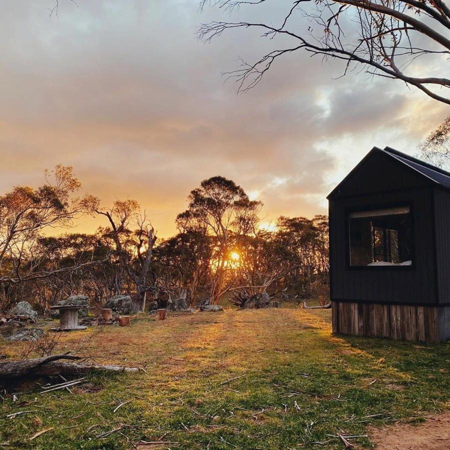 Campsite Big Yard Escapes - Two Off-grid Tiny On The Mowamba River *