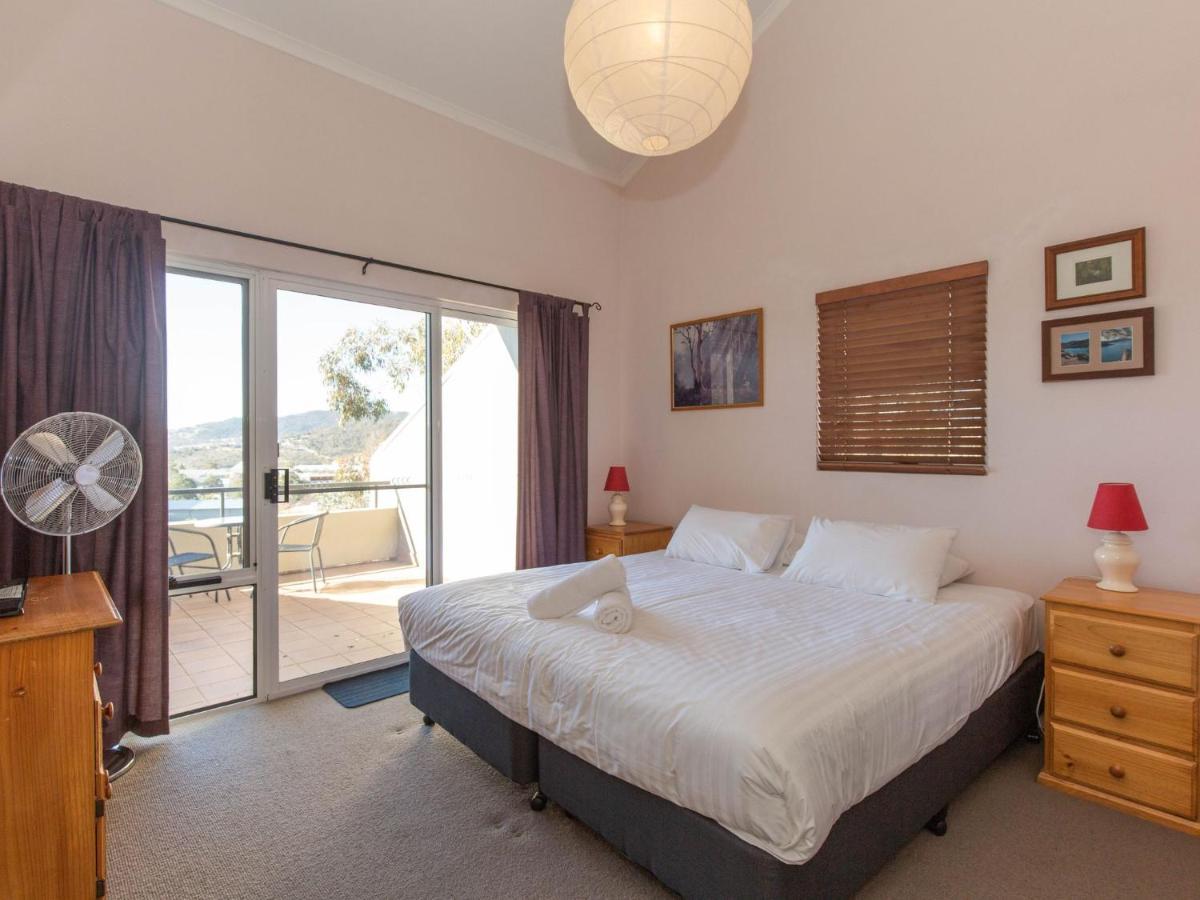 Cascades 13 3 Kurrajong Street Apartment