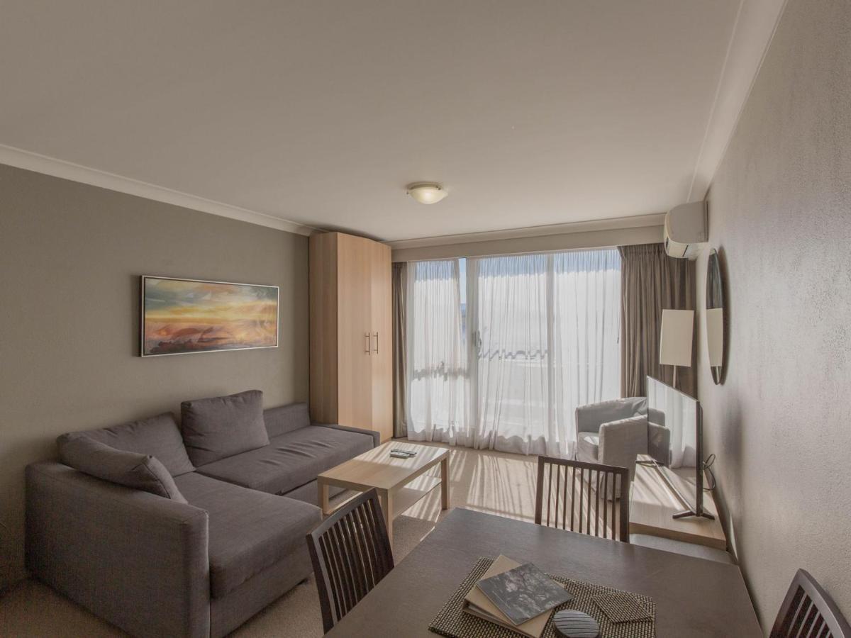 Apartment Horizons 315/10 Kosciuszko Road