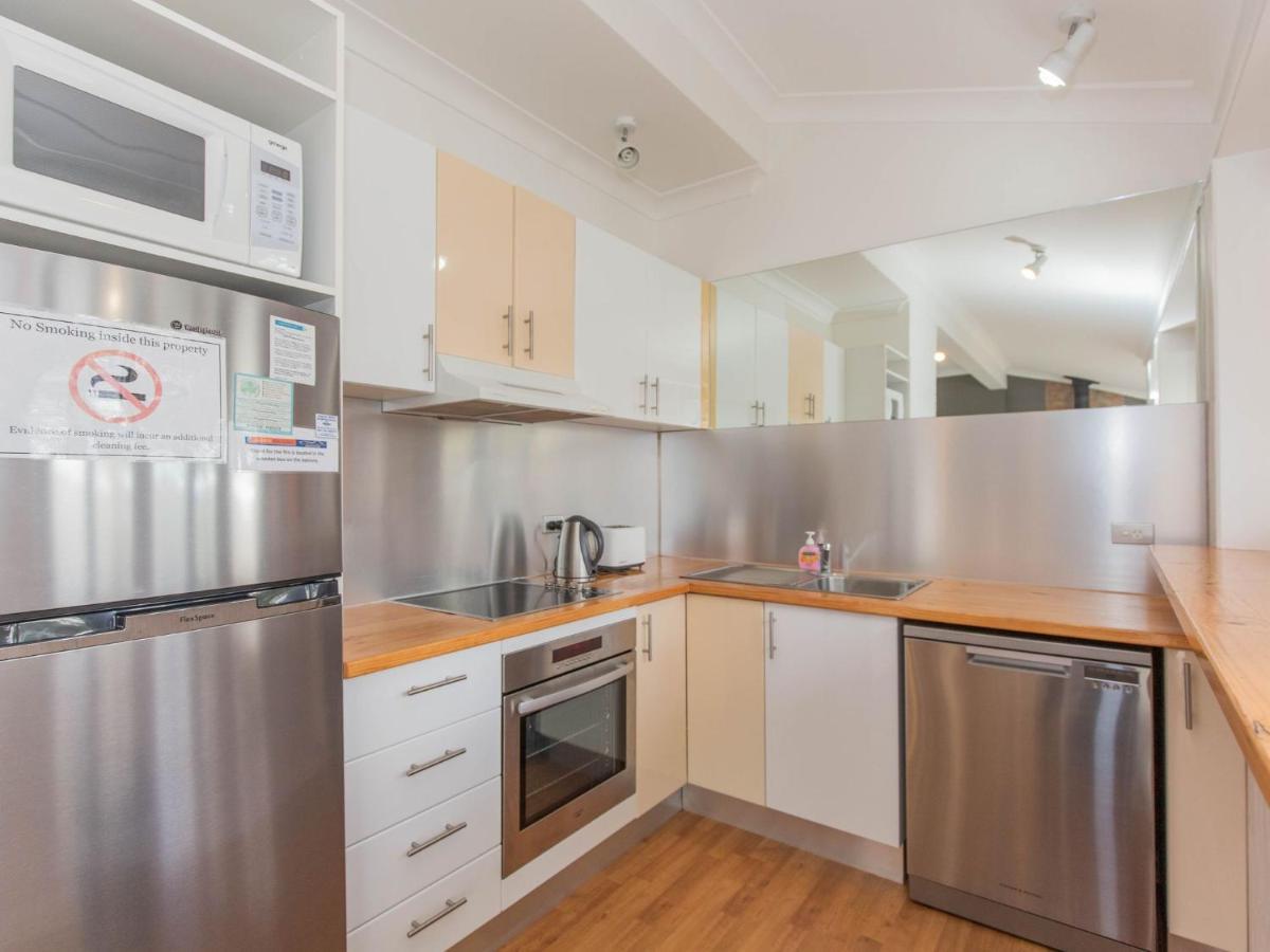 Dauphine 1 23 Townsend Street Holiday home