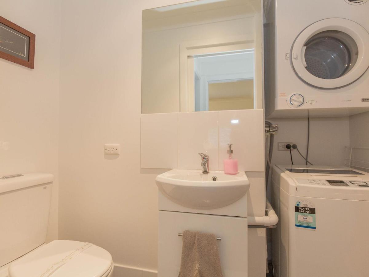 Dauphine 1 23 Townsend Street Holiday home