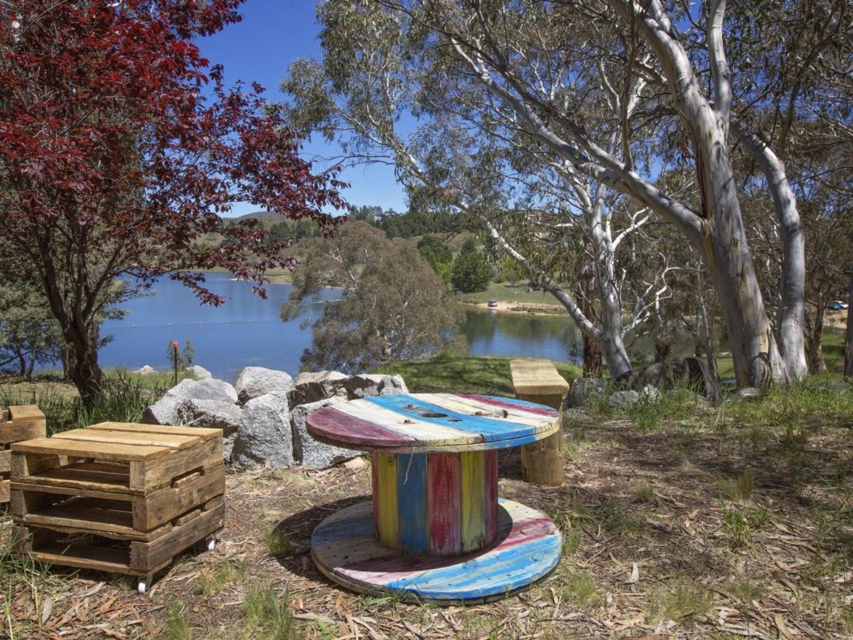 Lakeside Townhouse - 2br Modern Townhouse L Views L Balcony L Walking Distance To Town * Jindabyne